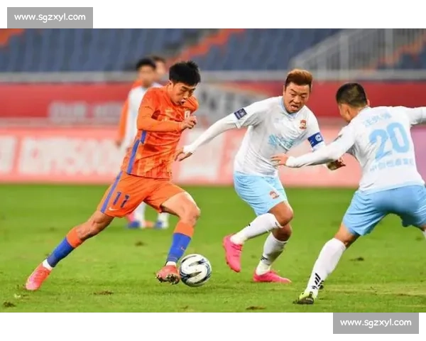 泰山压顶空欢喜，海港领跑仍稳当：中超谁真能抗住考验？